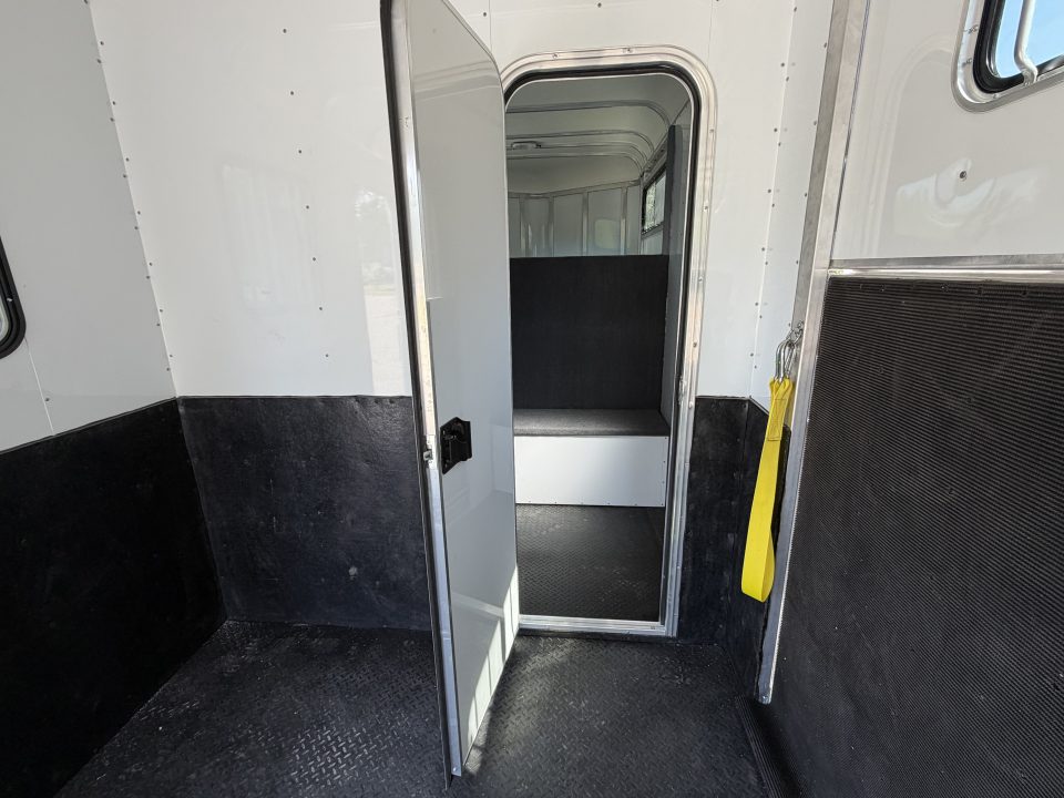 New 2027 Gore Trailers GN 2+1 w/DR and Side Ramp Horse Trailer