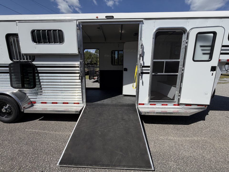 New 2027 Gore Trailers GN 2+1 w/DR and Side Ramp Horse Trailer