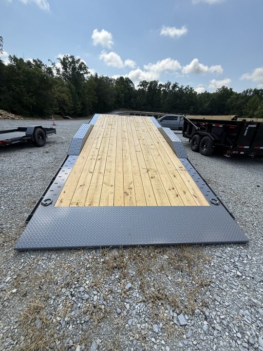 New 2027 Diamond C HXD 207 Tilt Trailer, 102” WIDE, DRIVE OVER FENDERS, WINCH PLATE AND ROLLER