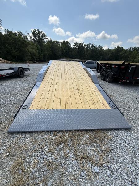 New 2027 Diamond C HXD 207 Tilt Trailer, 102” WIDE, DRIVE OVER FENDERS, WINCH PLATE AND ROLLER