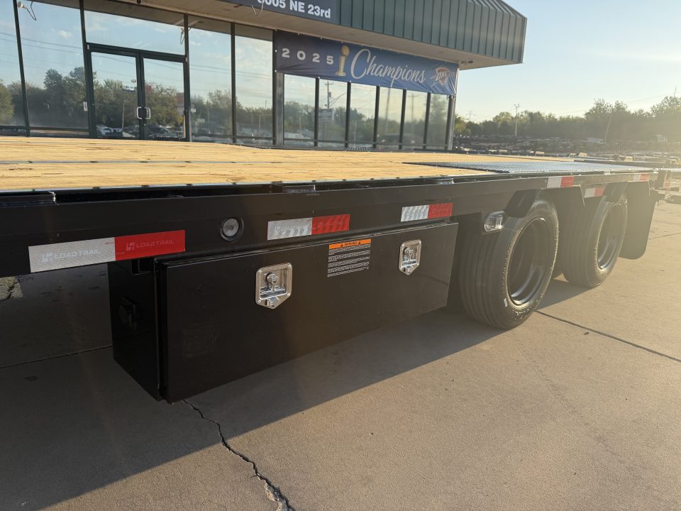 New #394618 2027 LOAD TRAIL GL 32 X 102 DUAL TANDEM LOW-PRO 24K GOOSENECK W/ HYDRAULIC DOVETAIL & JACKS