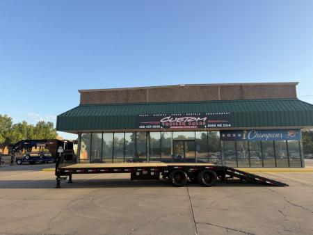 New #394618 2027 LOAD TRAIL GL 32 X 102 DUAL TANDEM LOW-PRO 24K GOOSENECK W/ HYDRAULIC DOVETAIL & JACKS