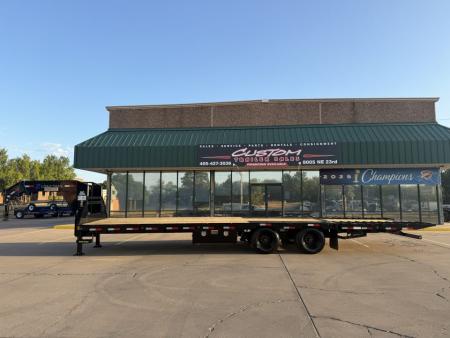 New #394618 2027 LOAD TRAIL GL 32 X 102 DUAL TANDEM LOW-PRO 24K GOOSENECK W/ HYDRAULIC DOVETAIL & JACKS