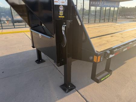 New #394618 2027 LOAD TRAIL GL 32 X 102 DUAL TANDEM LOW-PRO 24K GOOSENECK W/ HYDRAULIC DOVETAIL & JACKS