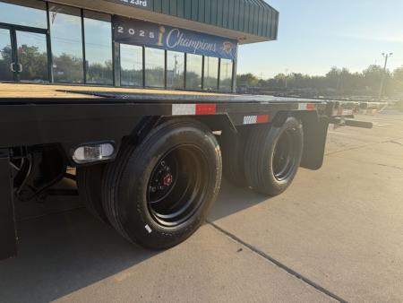 New #394618 2027 LOAD TRAIL GL 32 X 102 DUAL TANDEM LOW-PRO 24K GOOSENECK W/ HYDRAULIC DOVETAIL & JACKS