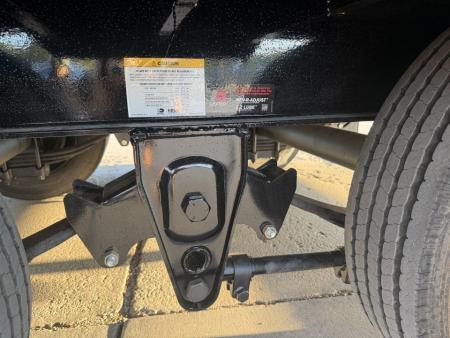 New #394618 2027 LOAD TRAIL GL 32 X 102 DUAL TANDEM LOW-PRO 24K GOOSENECK W/ HYDRAULIC DOVETAIL & JACKS