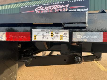 New #394618 2027 LOAD TRAIL GL 32 X 102 DUAL TANDEM LOW-PRO 24K GOOSENECK W/ HYDRAULIC DOVETAIL & JACKS