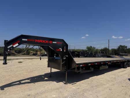 New 2027 MAXX-D LDB10240-6402 Deckover Trailer