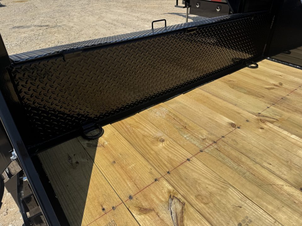 New 2027 MAXX-D C8X8324G-8884 Flatbed Trailer