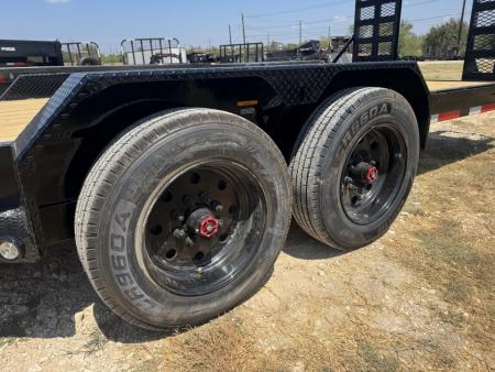 New 2027 MAXX-D C8X8324G-8884 Flatbed Trailer