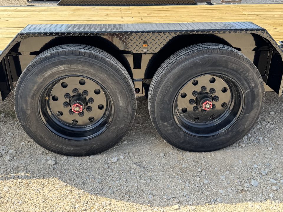 New 2027 MAXX-D C8X8324G-8885 Flatbed Trailer