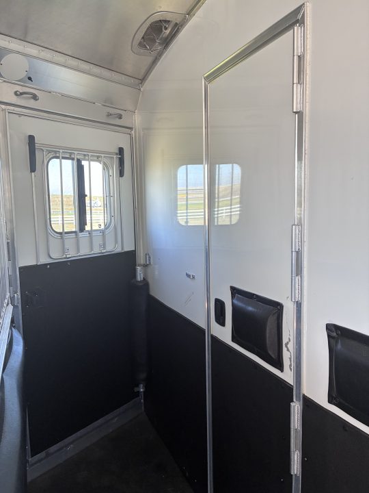 Used 2014 4-Star Trailers 3H 10'LQ Horse Trailer with Drop Down Bunk