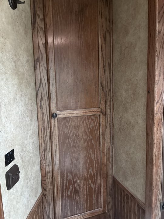 Used 2014 4-Star Trailers 3H 10'LQ Horse Trailer with Drop Down Bunk