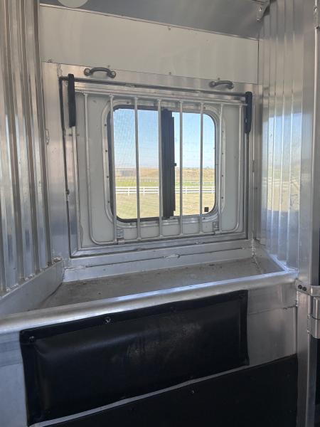 Used 2014 4-Star Trailers 3H 10'LQ Horse Trailer with Drop Down Bunk