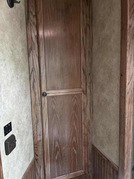 Used 2014 4-Star Trailers 3H 10'LQ Horse Trailer with Drop Down Bunk