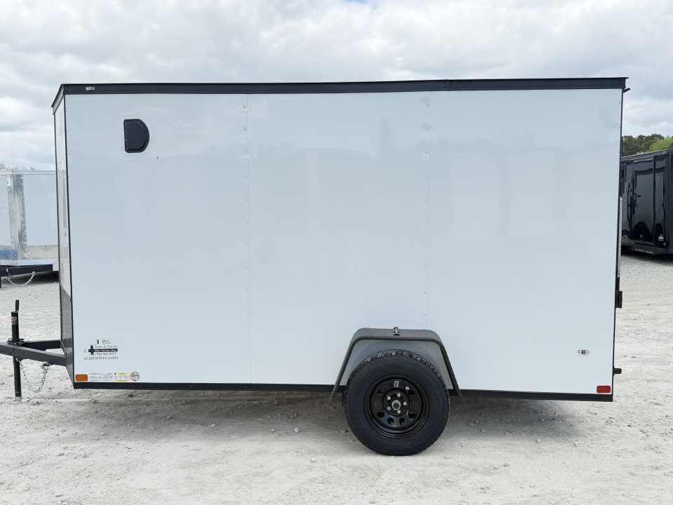 2027 Covered Wagon photo 2