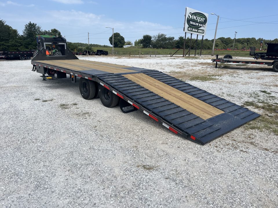New 2027 Diamond C 25.9K FMAX212 TANDEM DUAL GN PACESETTER HYDROTAIL W/ STEEL RUNNERS/ HYDRO JACKS/ 102X32