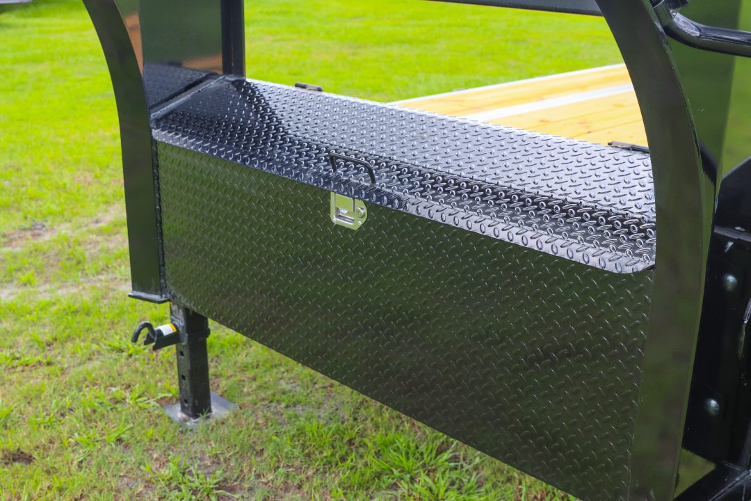 New 2027 8.5X40 PJ Gooseneck Equipment Trailer