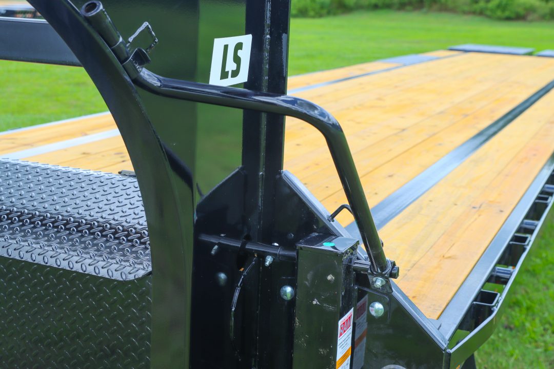New 2027 8.5X40 PJ Gooseneck Equipment Trailer