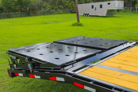 New 2027 8.5X40 PJ Gooseneck Equipment Trailer