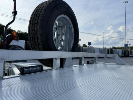 New Aluma 18' Wide Body Heavy Tandem Axle Electric Brakes Drive-Over Fender Ramp Front Rail Rub Rail STD 5K RTD 15" Aluminum Wheels