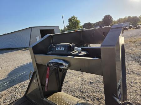 Used 2025 Diamond C 102X32 FMAX210 HYDROTAIL W/HYDROJACKS & 12K WINCH IN NECK
