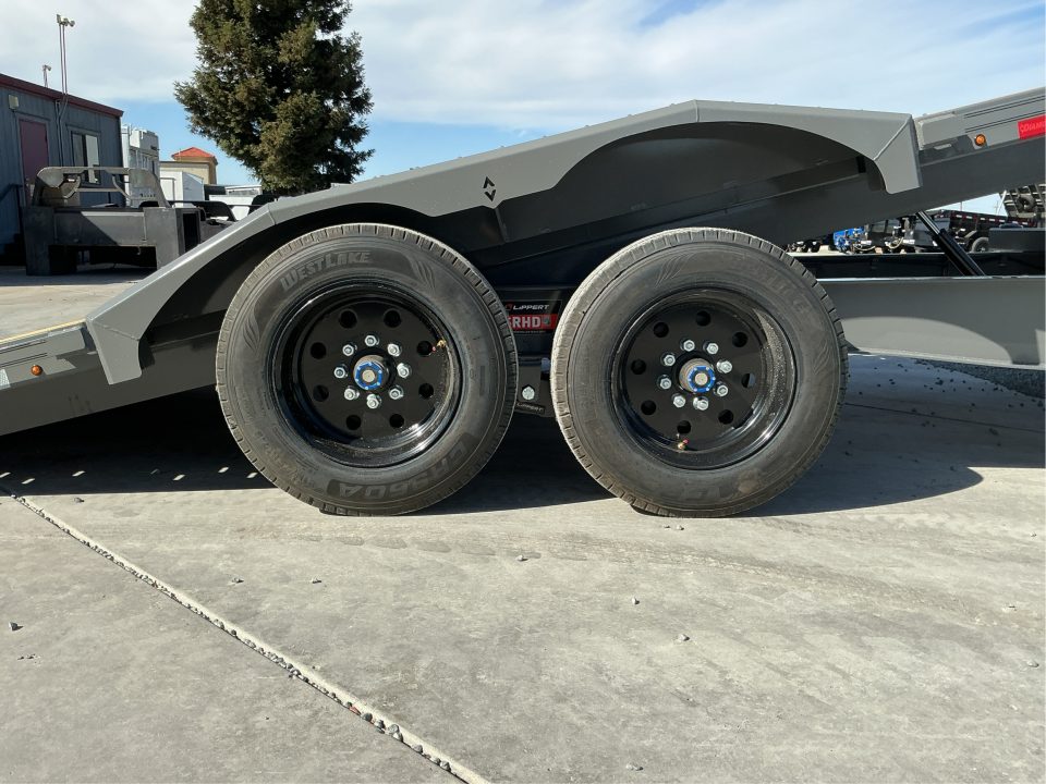 New 2027 Diamond C Trailers HXD208L24X102GN 8.5FT X 24FT 18K GVW Tilt Trailer
