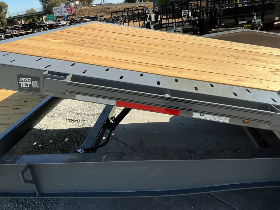 New 2027 Diamond C Trailers HXD208L24X102GN 8.5FT X 24FT 18K GVW Tilt Trailer