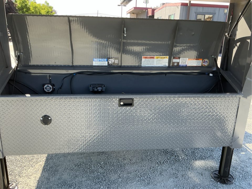 New 2027 Diamond C Trailers HXD208L24X102GN 8.5FT X 24FT 18K GVW Tilt Trailer