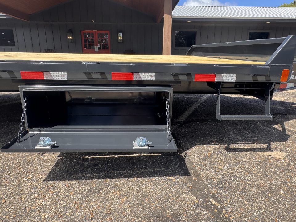 2027 Hillcrest Trailers photo 5