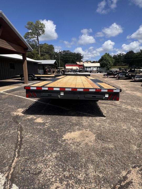 2027 Hillcrest Trailers photo 4
