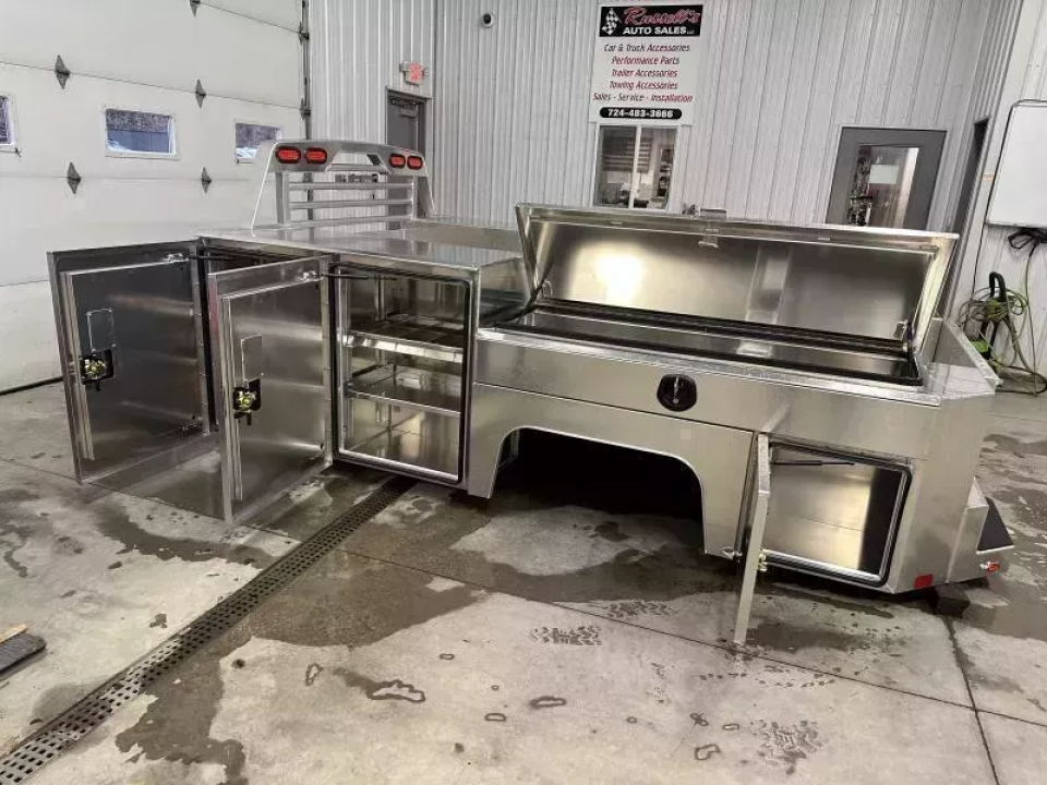 New Martin Truck Bodies Aluminum Gooseneck Service Body DRW 84" CA Cab and Chassis SMOOTH APPEARANCE Gooseneck Bodies