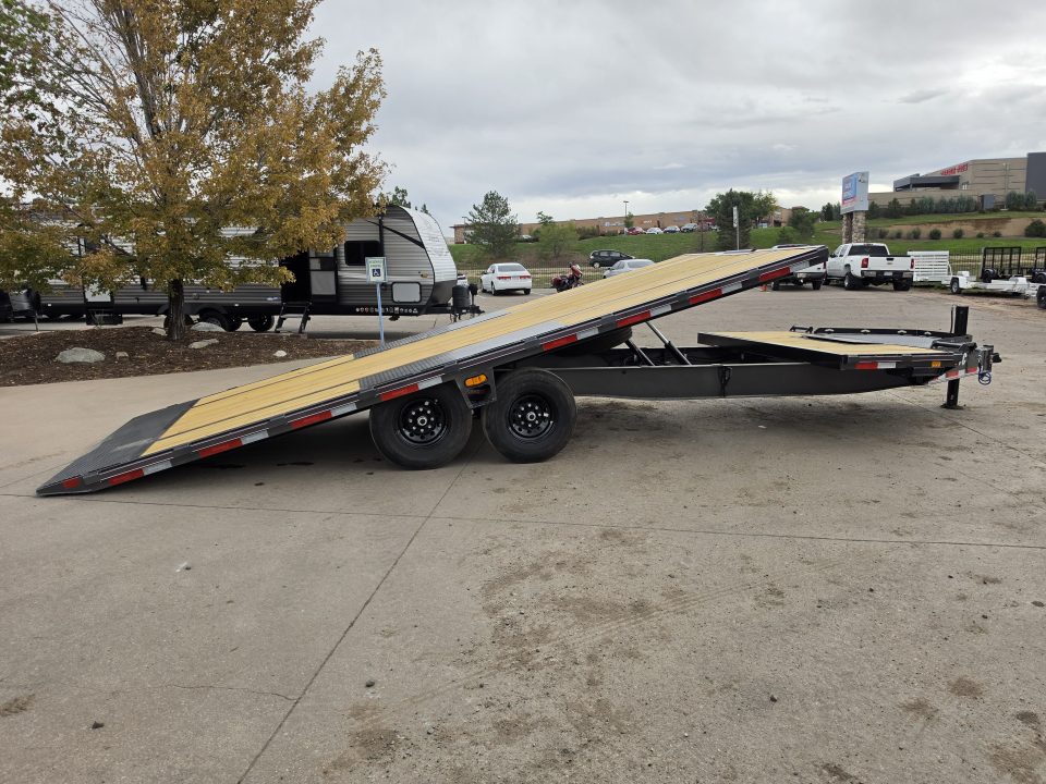 New 2027 Diamond C Trailers DET207 24X102 Flatbed Trailer