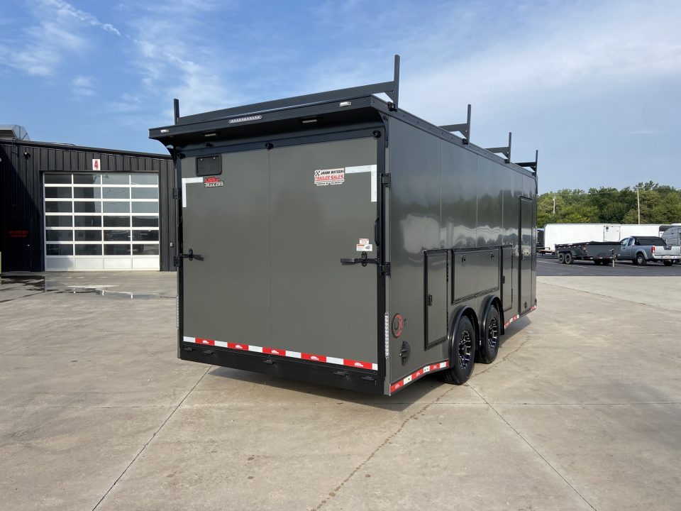 New United Trailers UXT-8.5X20 Contractor
