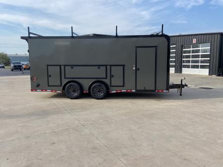 New United Trailers UXT-8.5X20 Contractor
