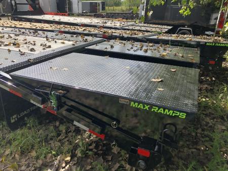 New 2026 Load Trail 25' 24K W/ MAX RAMPS Gooseneck Bodies