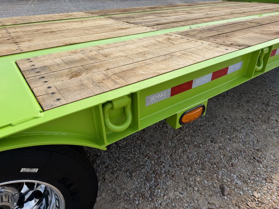 New 2027 Behnke 33' 25 Ton Paver Trailer
