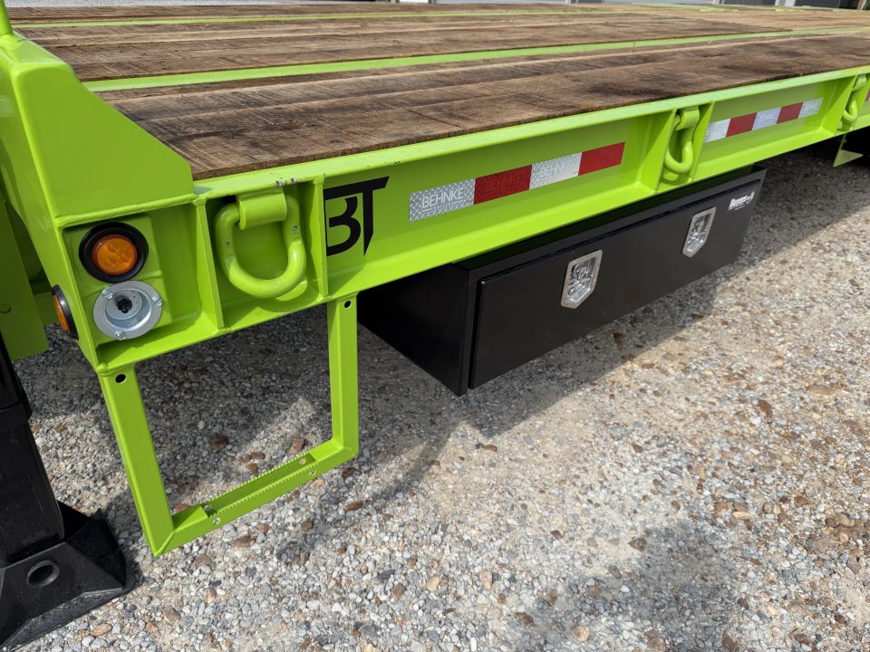 New 2027 Behnke 33' 25 Ton Paver Trailer