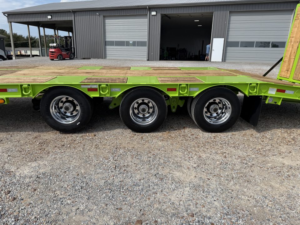 New 2027 Behnke 33' 25 Ton Paver Trailer