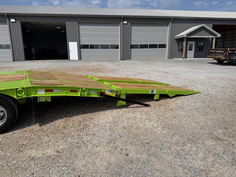 New 2027 Behnke 33' 25 Ton Paver Trailer