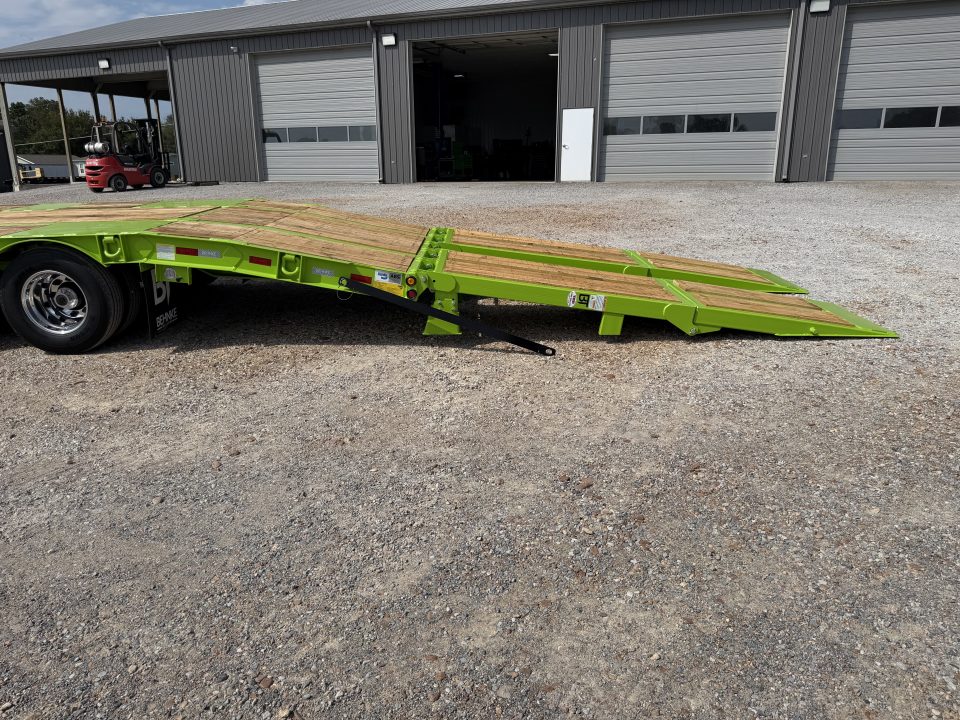New 2027 Behnke 33' 25 Ton Paver Trailer