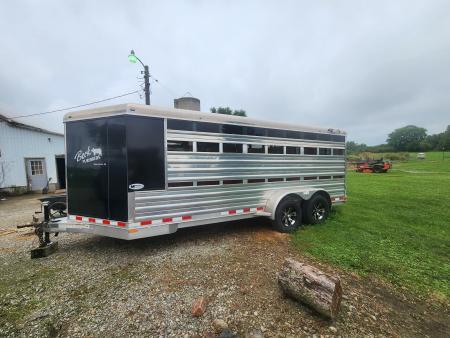Used 2019 4-Star 6 Pen Trailer