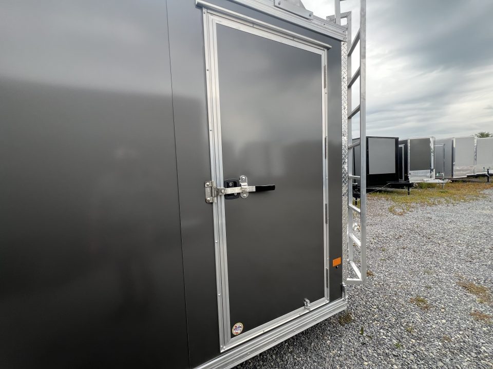 2027 E-Z Hauler photo 3