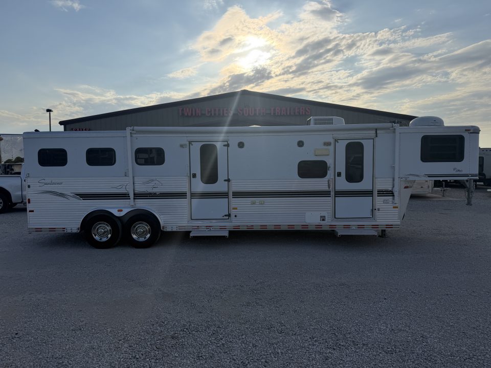Used 2000 Sundowner 3 Horse Gooseneck Midtack 12'5" Living Quarters With Generator Horse Trailer