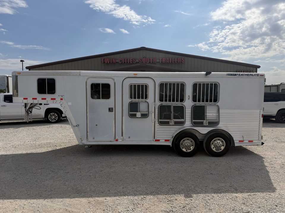 Used 2002 Featherlite 3 Horse Gooseneck Horse Trailer