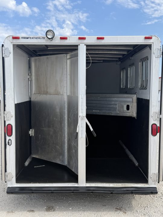Used 2002 Featherlite 3 Horse Gooseneck Horse Trailer