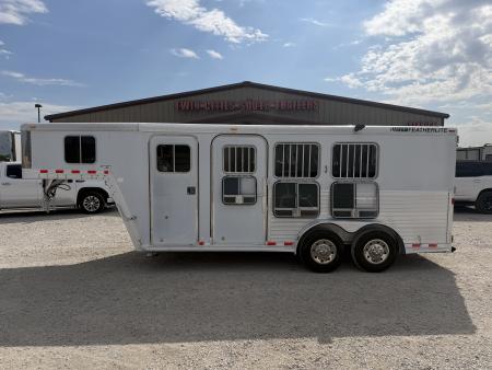 Used 2002 Featherlite 3 Horse Gooseneck Horse Trailer