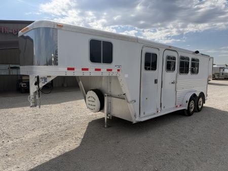 Used 2002 Featherlite 3 Horse Gooseneck Horse Trailer