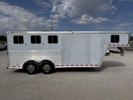 Used 2002 Featherlite 3 Horse Gooseneck Horse Trailer