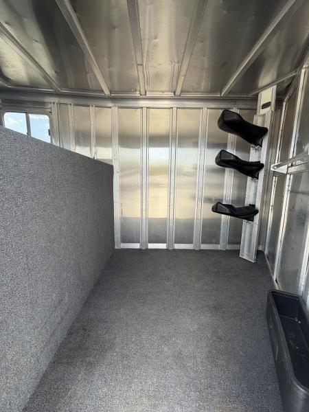 Used 2002 Featherlite 3 Horse Gooseneck Horse Trailer